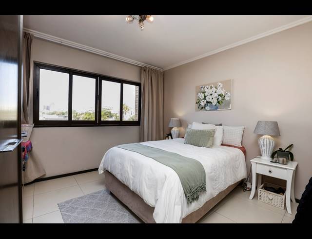 2 BEDROOM APARTMENT FOR SALE IN UMHLANGA CENTRAL